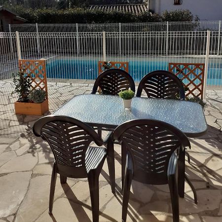 Maison Mitoyenne Avec Piscine Un Moment Chez Diane グラース エクステリア 写真